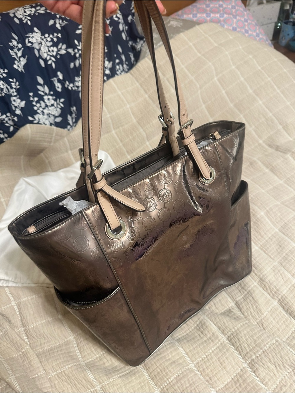 Michael Kors Jet Set Gold Nickel Metallic Signature Tote Large
Shoulder Work Bag